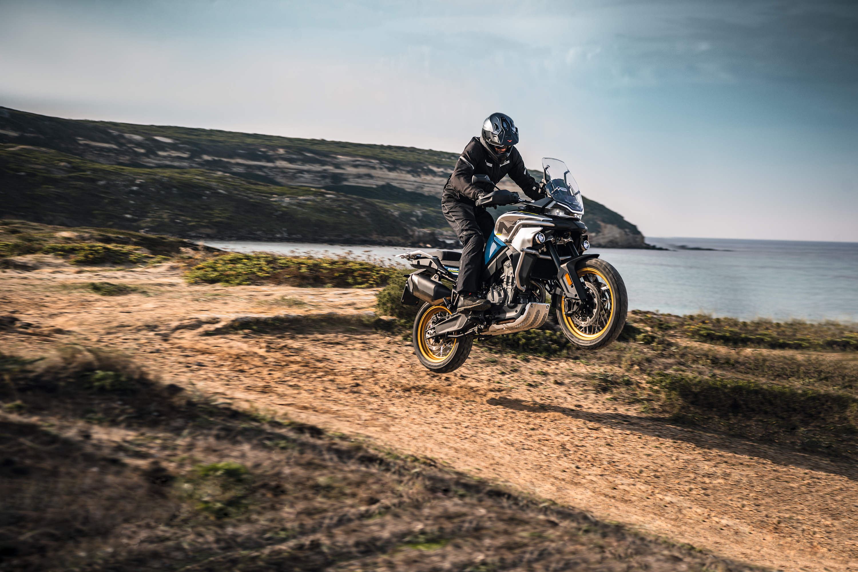 800MT TOURING (ÇANTALI)